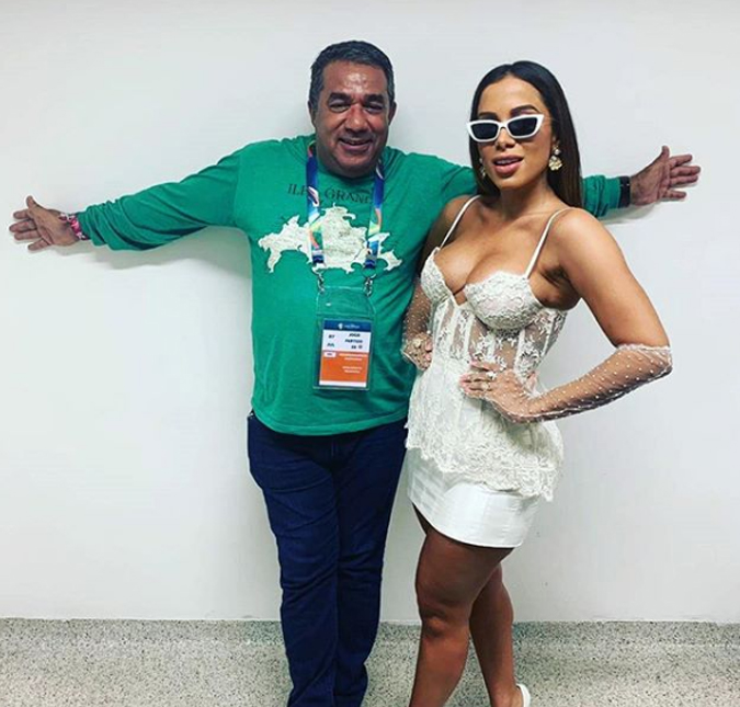 Pai de Anitta faz apelo para os seguidores: <I>Não baixem o nível</i>