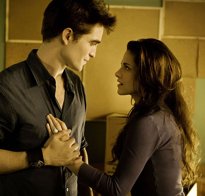 Kristen Stewart apoia Robert Pattinson como o novo Batman: <I>- Estou muito feliz por ele</I>