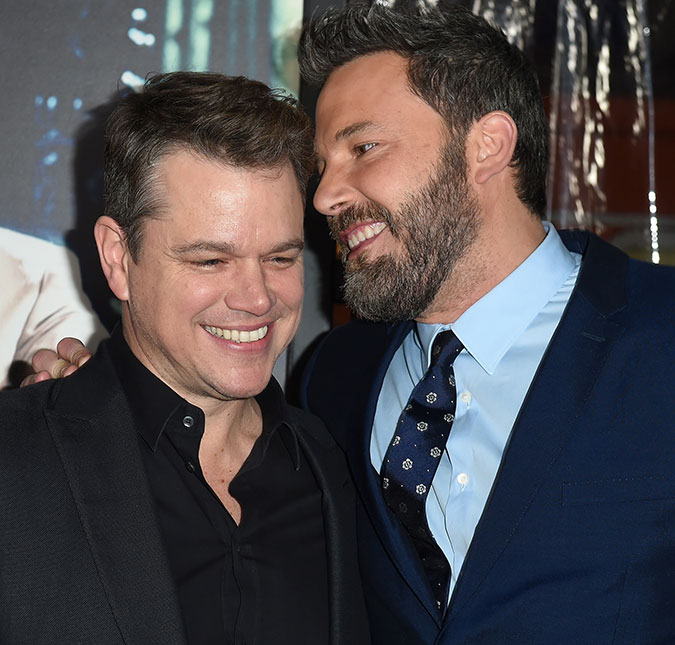 Matt Damon se recusa a beber perto do amigo, Ben Affleck, para ajudar em sua sobriedade