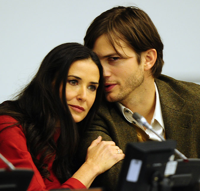 Demi Moore revela ter perdido bebê aos seis meses de gestação, durante namoro com Ashton Kutcher
