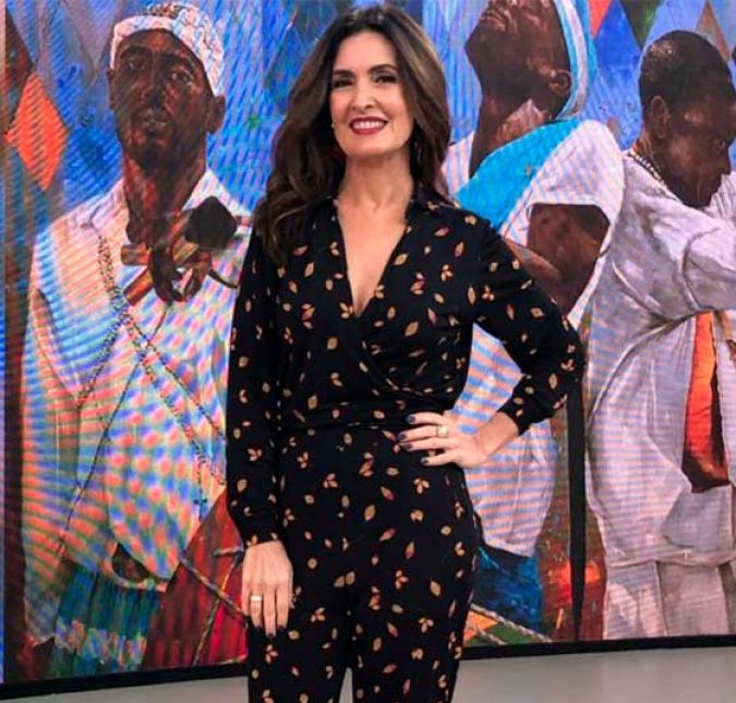 E quando não está de vestido, Fátima opta por looks bem confortáveis, como o macacão estampado.