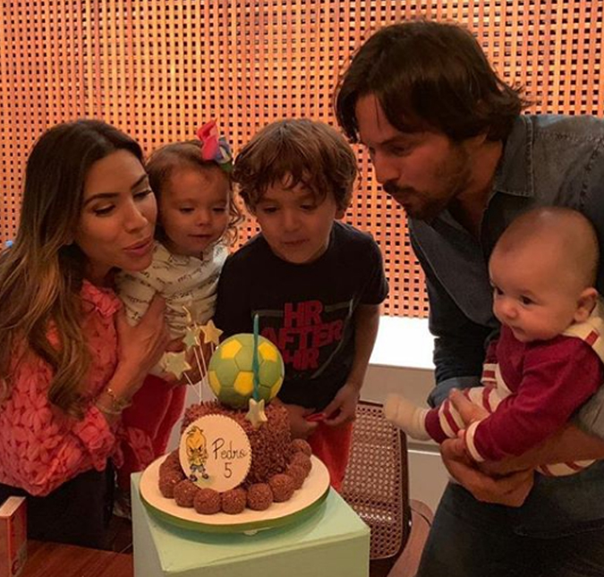 Patrícia Abravanel comemora aniversário do filho e fãs elogiam: <I>Milionária, mas tão humilde</i>