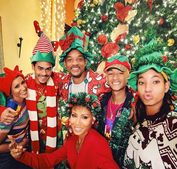 Quem gostaria de passar o Natal com a família Smith? Will publicou, em seu Instagram, uma foto da família toda reunida - e vestida à caráter - para celebrar o feriado.
