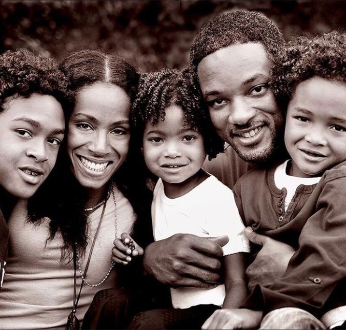 Além de Jaden e Willow, Will também é pai de Trey, de seu casamento com Sheree Zampino, e o mais velho se dá super bem com a madrasta. Na foto acima, postada em um #tbt, Will relembrou uma das sessões de foto que fez com os pequenos - quando eles ainda eram crianças. Uma fofura, né?