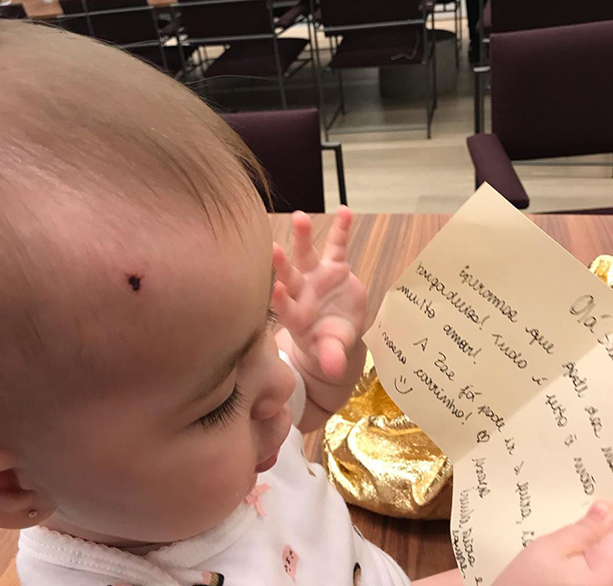 Leda Nagle mostra Zoe com machucado na cabeça, mas tranquiliza fãs: <i>Uma esbarradinha engatinhando</i>
