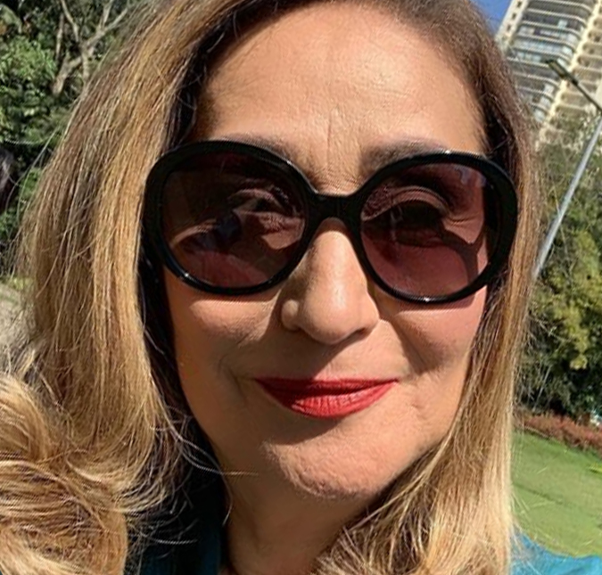 Sônia Abrão faz alerta para os idosos após sua mãe sofrer um grave acidente em casa