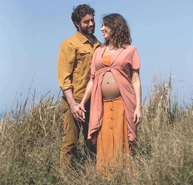Giselle Itié fala sobre gravidez e elogia o namorado, Guilherme Winter: <I>- Ele merece muito ser pai</I>