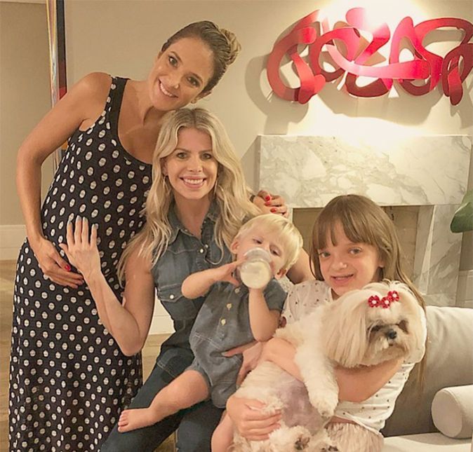 Amigos, filhos, cachorro... Tem coisa melhor? Amigos, filhos, cachorro... Tem coisa melhor?