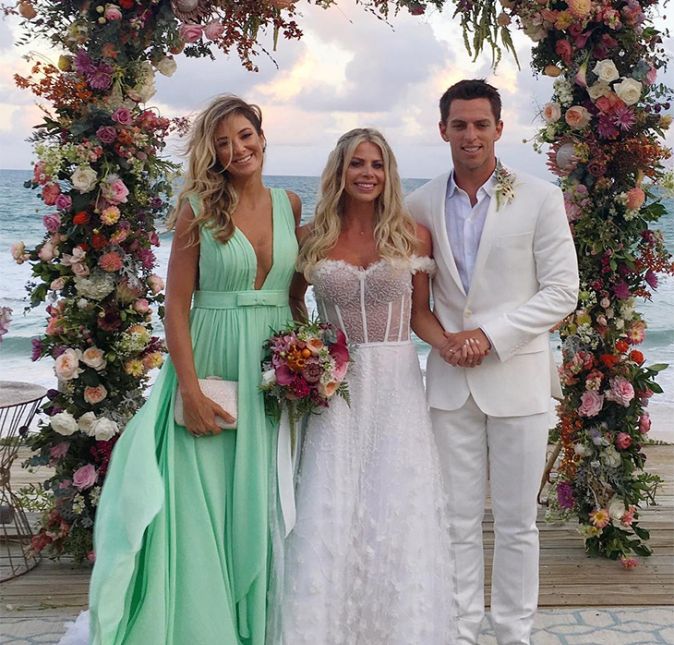 E olha que madrinha linda Ticiane foi! O casal se casou em um resort de tirar o fôlego. E olha que madrinha linda Ticiane foi! O casal se casou em um resort de tirar o fôlego.