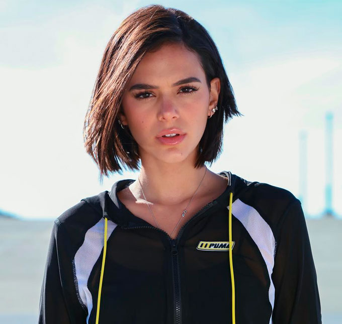 Após polêmica em foto com fã, Bruna Marquezine rebate: <i>Ele entendeu o recado</i>