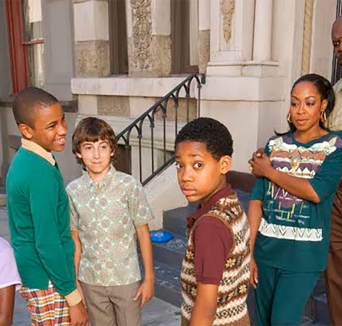 Todo Mundo Odeia o Chris marcou uma geração, né? A série, criada por Chris Rock, fala sobre a infância do comediante e de suas dificuldades na família e na escola - sempre com um humor bem marcante. A produção acabou em 2009 e, desde então, o elenco mudou bastante e tem se empenhado em outros projetos. Quer descobrir o que eles estão fazendo e como eles estão atualmente? O ESTRELANDO te conta! Todo Mundo Odeia o Chris marcou uma geração, né? A série, criada por Chris Rock, fala sobre a infância do comediante e de suas dificuldades na família e na escola - sempre com um humor bem marcante. A produção acabou em 2009 e, desde então, o elenco mudou bastante e tem se empenhado em outros projetos. Quer descobrir o que eles estão fazendo e como eles estão atualmente? O ESTRELANDO te conta!