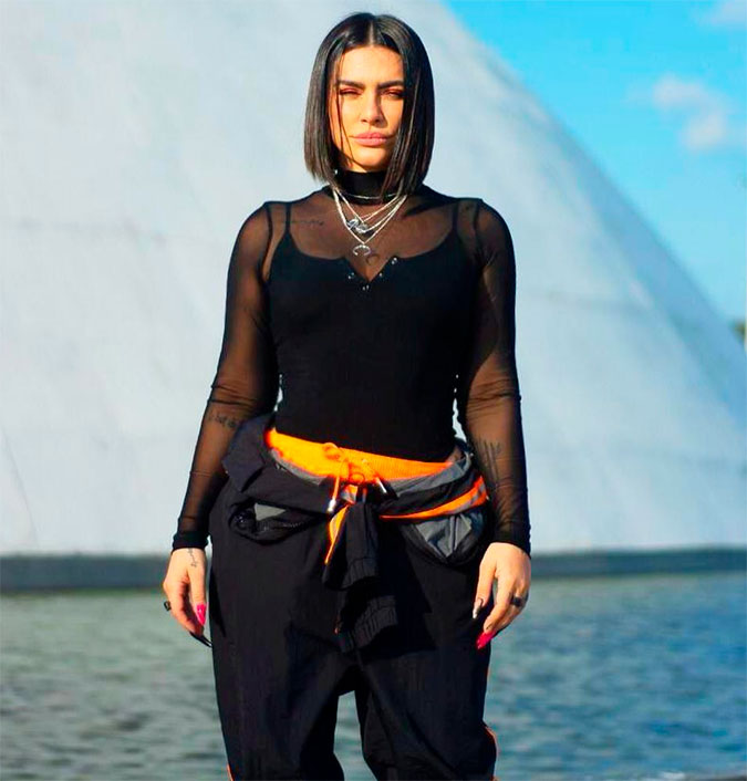 Irmã de Cleo Pires comenta críticas sobre quilinhos a mais da atriz: <I>- Ela não vai deixar de fazer as coisas por causa disso</I>