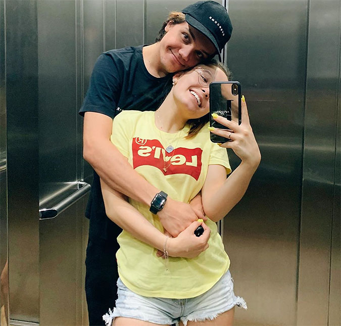 Que fofos! Larissa Manoela e Leo Cidade comemoram um ano e dez meses de namoro: <i>Sentimento esse que veio pra ficar</i>