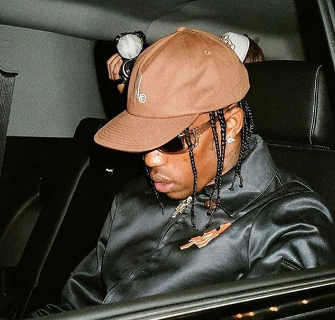 Travis Scott machuca o joelho e vai ser operado