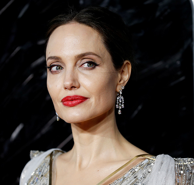 Angelina Jolie fala sobre <i>altos e baixos</I> dos últimos anos e revela: <i>- Minha força vem dos meus filhos</i>