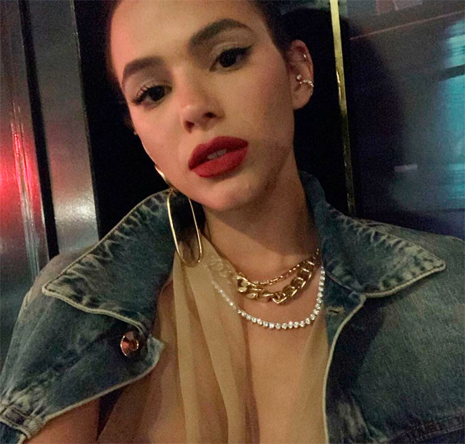 Fã tem sonho divertido com Bruna Marquezine, diz que atriz era <I>insuportável</I> e ela responde: <I>Fica difícil de gostar, né?!</I>