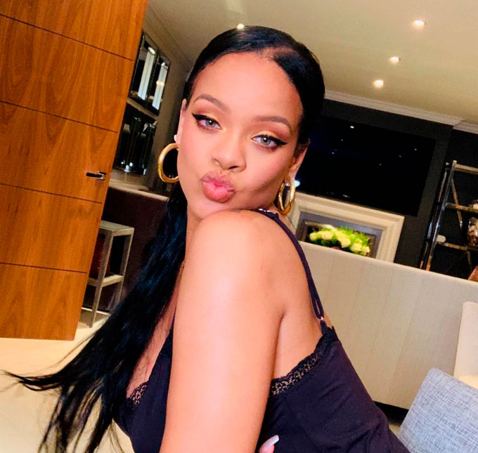 Rihanna detona internauta que fez piada com sua testa, confira!