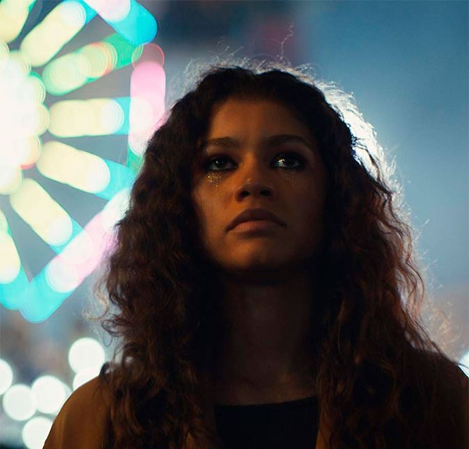 Euphoria também está na HBO Max, e fala da vida e dos dilemas de adolescentes em meio a sexo, drogas e a tecnologia. A série tem duas temporadas. Euphoria também está na HBO Max, e fala da vida e dos dilemas de adolescentes em meio a sexo, drogas e a tecnologia. A série tem duas temporadas.