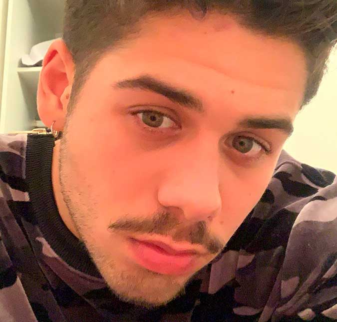 Zé Felipe, filho de Leonardo, revela doença crônica: <I>Agradecido por ter condições de fazer o tratamento</i>