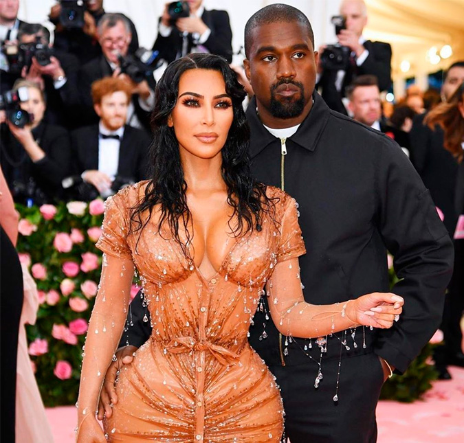 Kanye West rebate comentários sobre sua crítica ao vestido <i>sexy</i> de Kim Kardashian: <i>- Outros homens casados estão felizes em me ouvir dizer isso</i>
