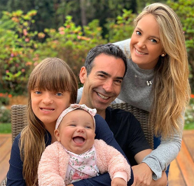Que amor! Ticiane Pinheiro posta foto em família com César Tralli e as filhas: <i>Gratidão</i>