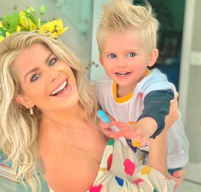 Karina Bacchi, que já passou dos 40 anos de idade, congelou os óvulos com 35 anos de idade, quando ainda não pensava em ser mãe. Sem um companheiro, ela decidiu recorrer a uma fertilização in vitro e através da produção independente, tendo o sêmen doado por um anônimo estrangeiro. Todo o procedimento aconteceu nos Estados Unidos e Enrico nasceu por lá.