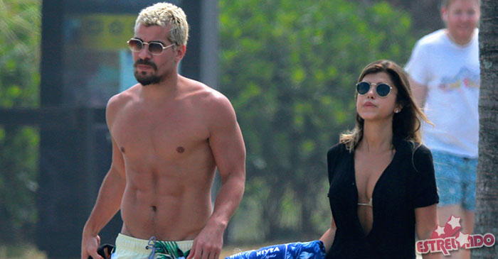 Thiago Martins E Flagrado Em Clima De Romance Com Modelo Em Praia Carioca Veja Fotos Estrelando Thiago Martins E Flagrado Em Clima De Romance Com Modelo Em Praia Carioca Veja Fotos Estrelando