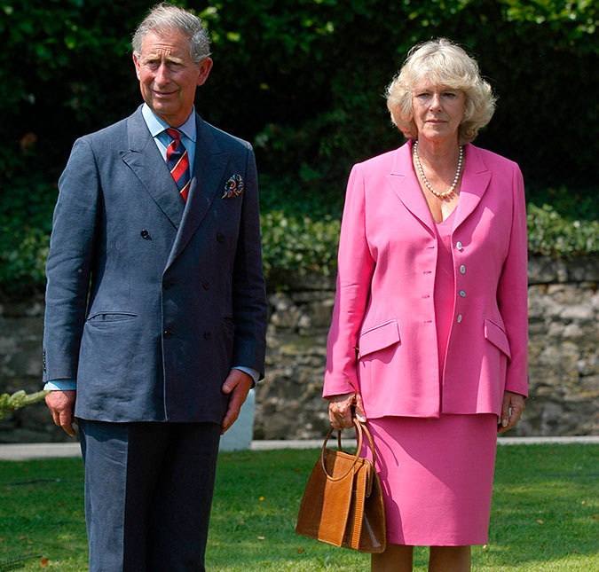 Camilla Parker Bowles, esposa do príncipe Charles, cancela participação em evento após pegar infecção pulmonar