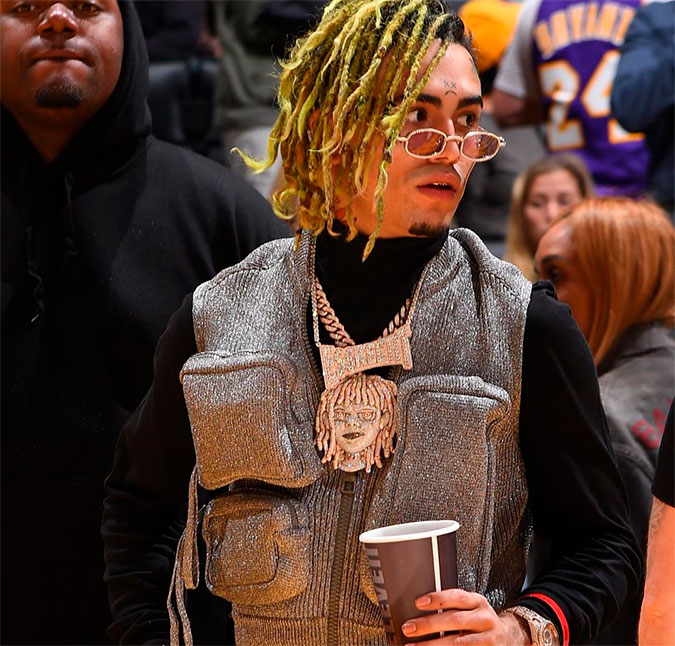 Rapper Lil Pump é mordido por cobra durante gravação de videoclipe; assista!