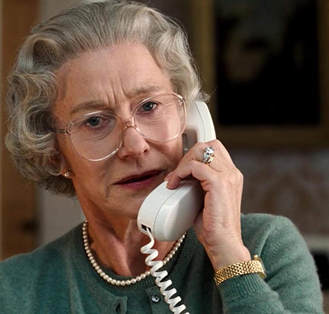 Helen Mirren revela que passou por saia justa ao tomar chá com a Rainha Elizabeth II: <i>- Foi uma lição de constrangimento</i>