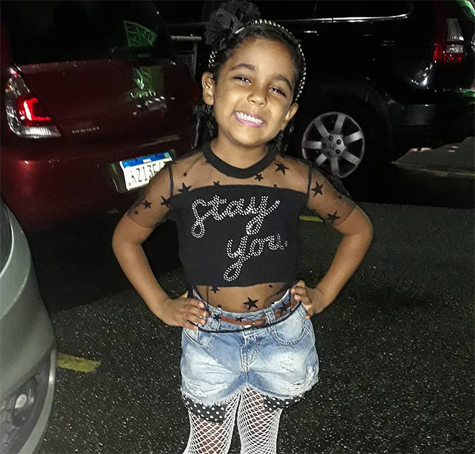 Sobrinha de Anitta se veste como a tia e derrete o coração dos fãs!