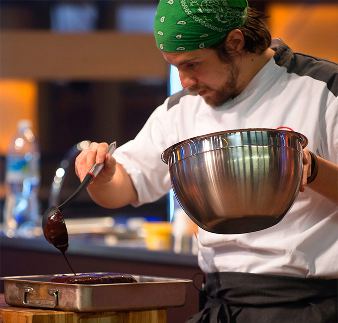Em <i>MasterChef - A Revanche</i>, cozinheiros preparam sobremesa desastrosa em prova e chocam a <i>web</i>: <i>Essa prova está uma vergonha</i>