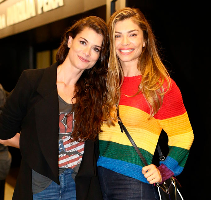 Ex-mulheres de Cauã Reymond, Grazi Massafera e Alinne Moares, posam juntas em evento no Rio de Janeiro!