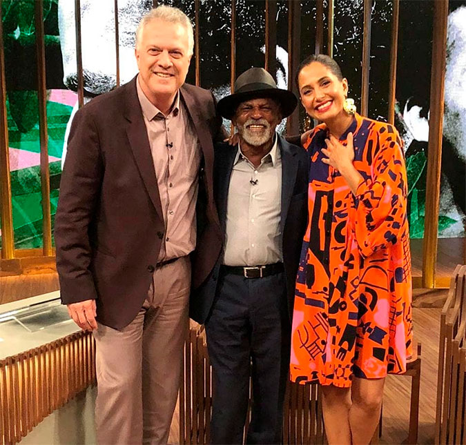 Em conversa sobre racismo, Camila Pitanga se emociona ao falar sobre o pai, Antonio: <I>- Conviver com o meu pai é o meu presente</I>