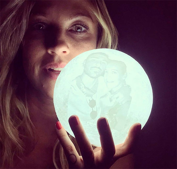 Luana Piovani mostra presente que ganhou do namorado, Ofek Malka: <I>Amar cura</I>