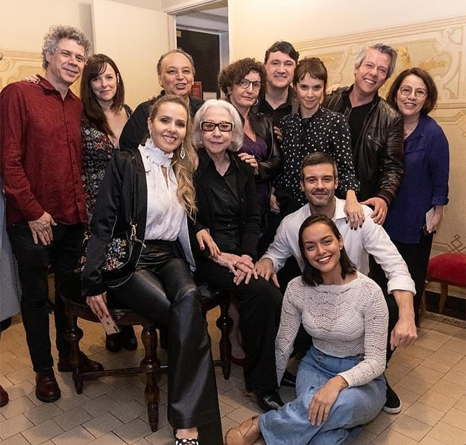Débora Falabella posta foto com suposto novo namorado e possível pivô da separação com Murilo Benício