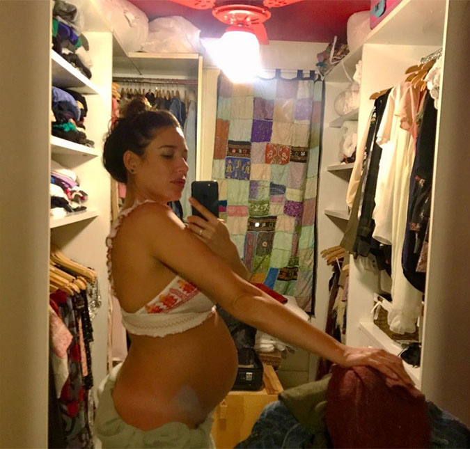 Linda! Giselle Itié exibe barrigão da gravidez em nova foto