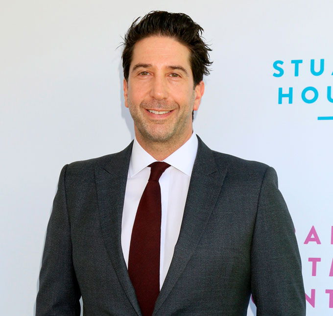 Astro de <I>Friends</i>, David Schwimmer está namorando mulher 24 anos mais jovem, diz <i>site</i>