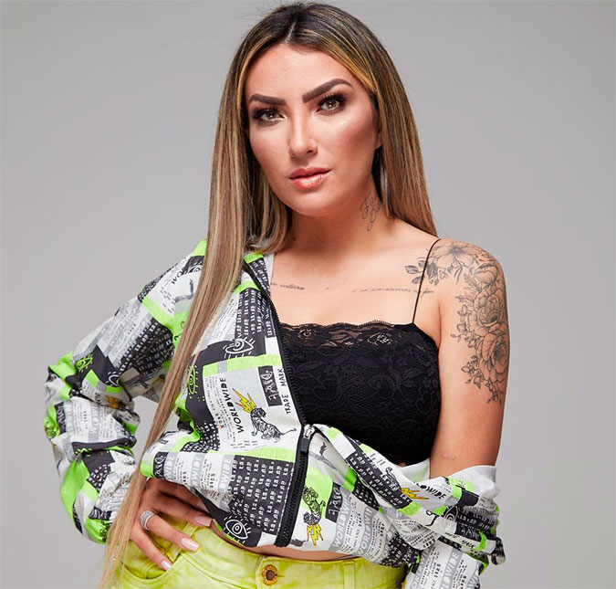 Thayse Teixeira fala sobre traição do noivo poucos dias após sua eliminação do <I>reality A Fazenda</I>: <I>- Me senti a pessoa mais enganada</I>