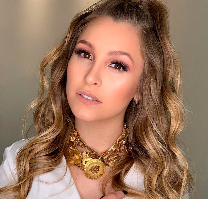 Carla Diaz comemora estreia de <I>O Clone</I> no canal <I>Viva</i>: <i>A Khadija está de volta!</I>