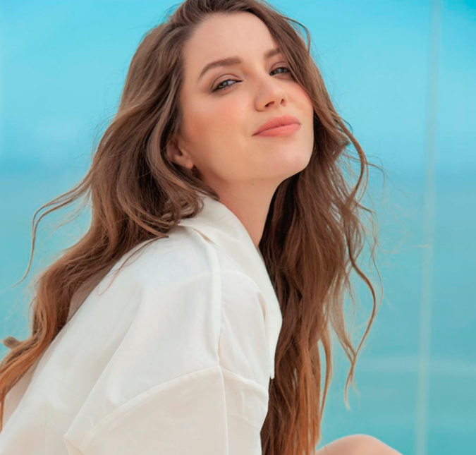 Depois de revelar que pretende se casar no mato, Nathalia Dill diz que planejará casamento só depois de terminar novo filme