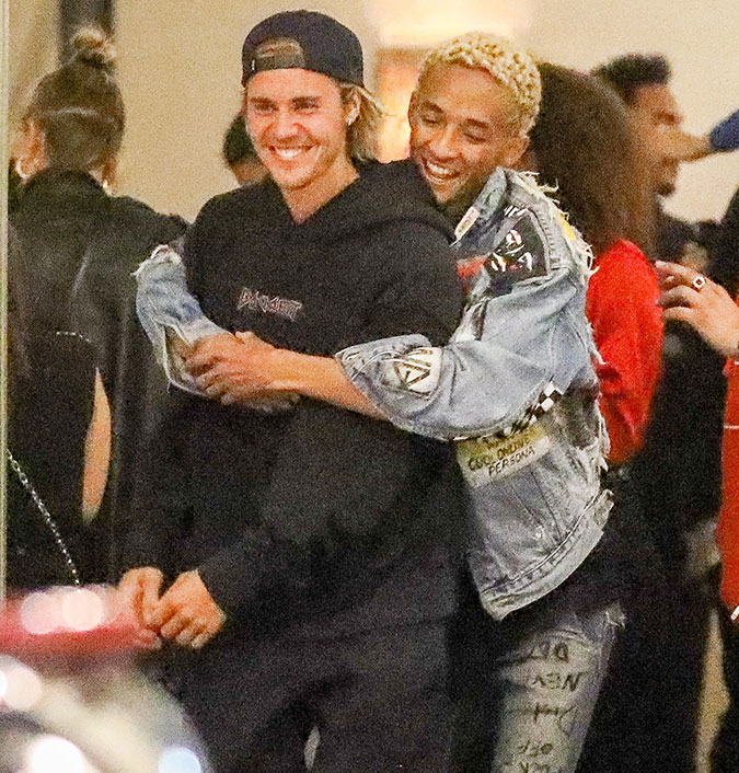 Justin Bieber canta <I>Never Say Never</I> ao lado de Jaden Smith e leva fãs à loucura. Veja!