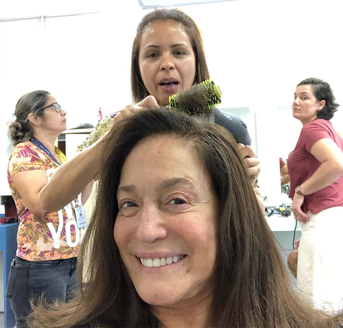 Susana Vieira posta foto de cara limpa e impressiona seguidores: <i>Divando sempre</i>