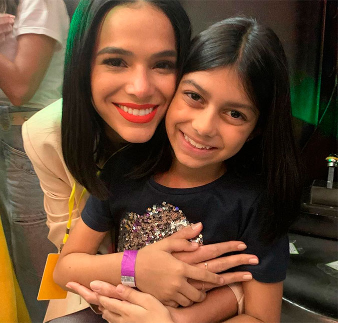 Fã mirim chora ao conhecer Bruna Marquezine; assista ao vídeo!