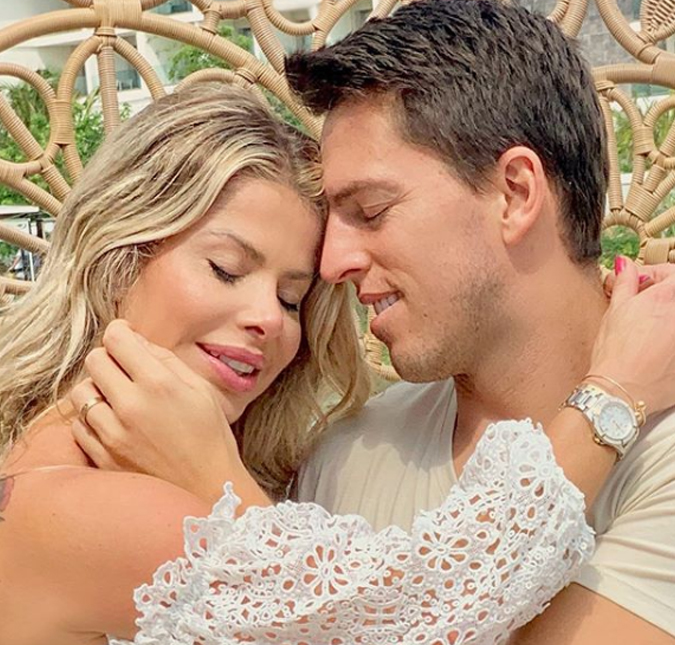 Karina Bacchi abre o jogo sobre sexo com o marido, Amaury Nunes: <i>Se dependesse disso a casa estava cheia de filhinhos</i>