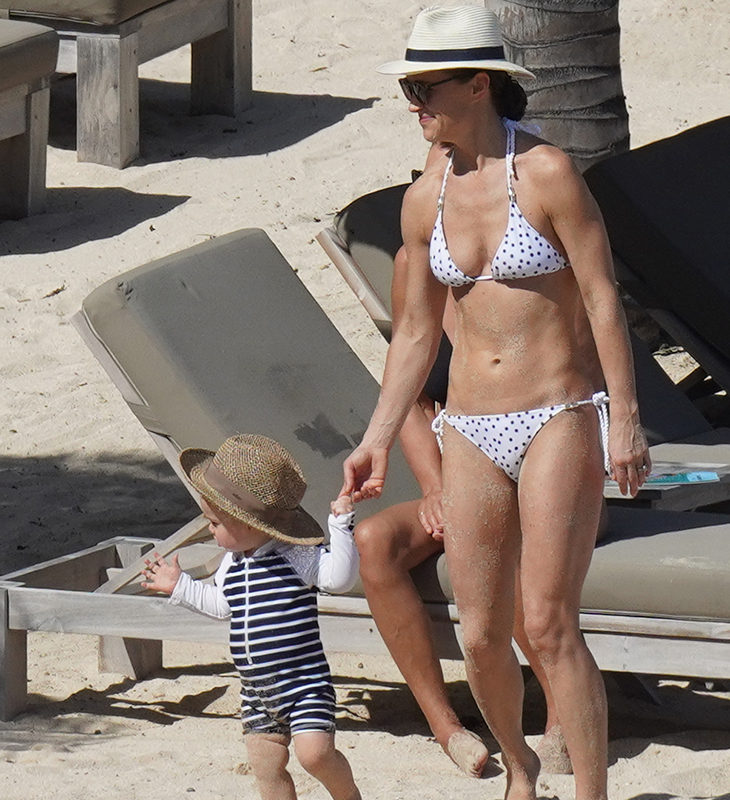 Pippa Middleton exibe boa forma em viagem com marido e filho, confira!