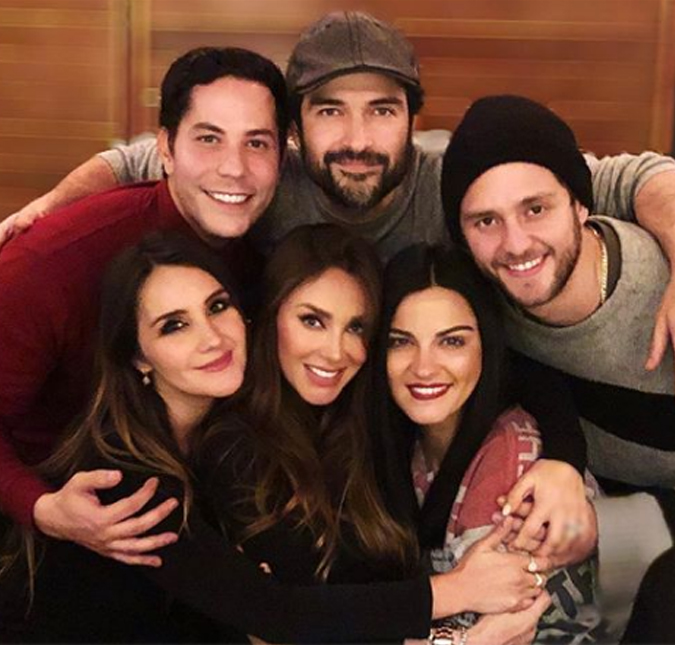 Integrante do <I>RBD</I>, Alfonso Herrera, nega retorno do grupo: <i>Reencontro de amigos!</i>