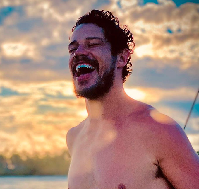 José Loreto curte <i>revéillon</i> com novo <i>affair</i> na Bahia, diz colunista