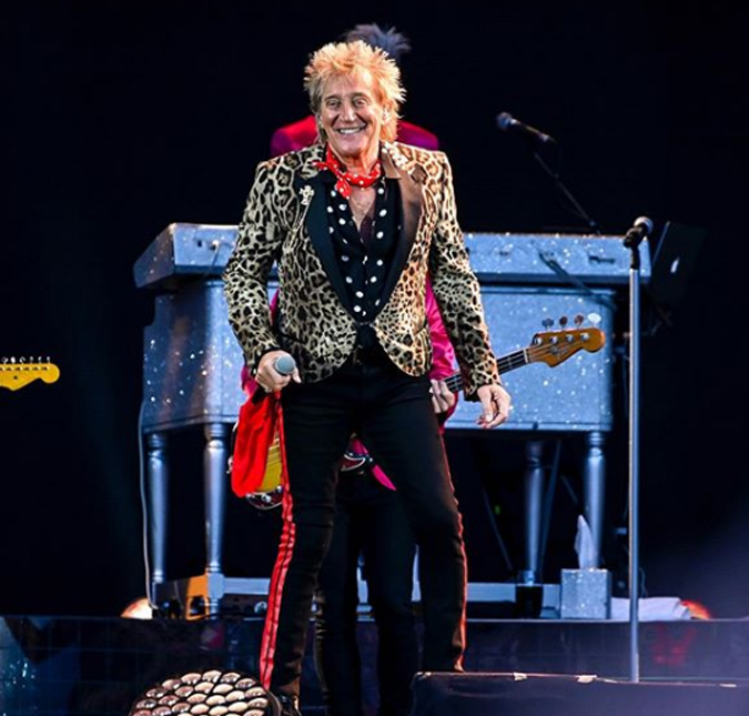 Rod Stewart perde o controle, agride um segurança e é preso