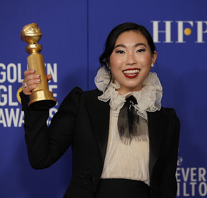 Saiba quem é Awkwafina, <i>rapper</i> que levou uma estatueta no <i>Globo de Ouro</i> por sua atuação em <i>The Farewell</i>!